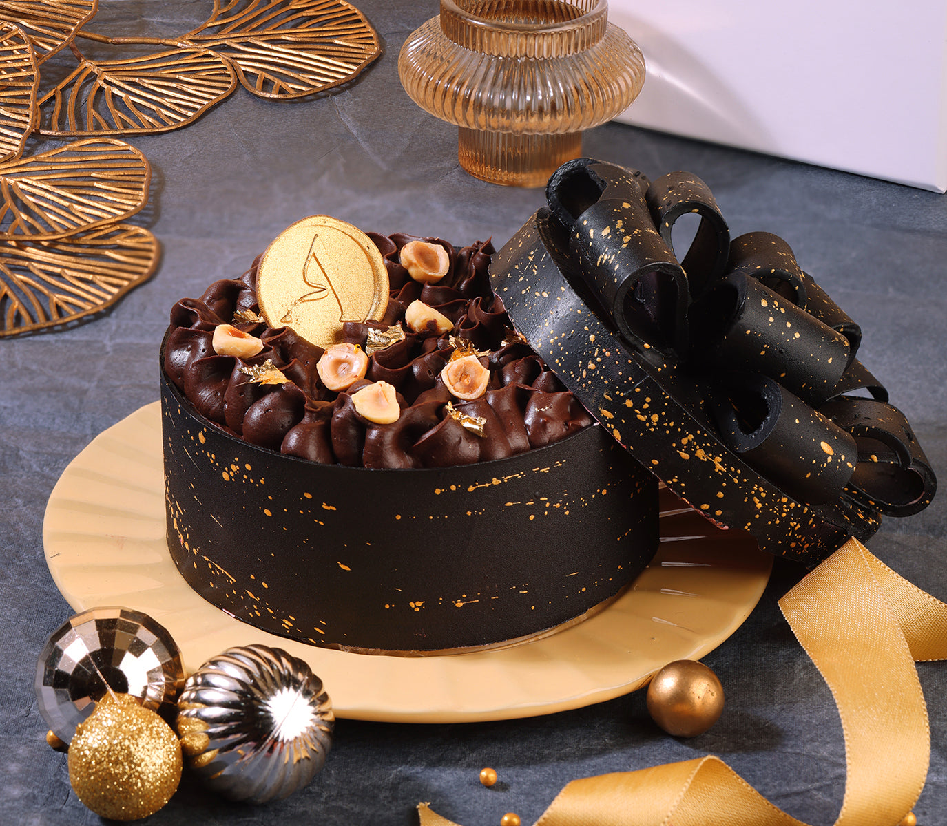 Gift Cake Black